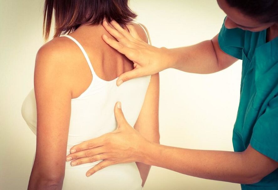 onderzoek door een specialist voor thoracale osteochondrose